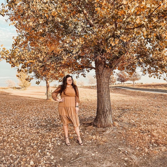 Meet your Posher, Rachel N. 💐 - Picture 15 of 16